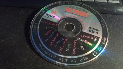 brokenik - #nostalgia #gimbynieznajo 

Kiedy Internet był nagrany na płytach CD