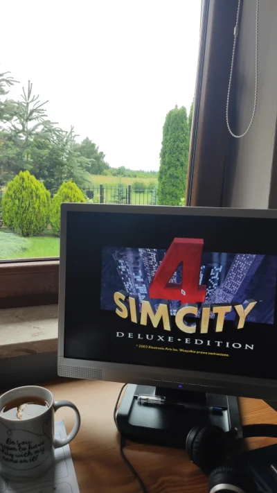 PodniebnyMurzyn - Mmm stary komputer u rodziców ma zawsze najlepsze gry
#gry #simcity