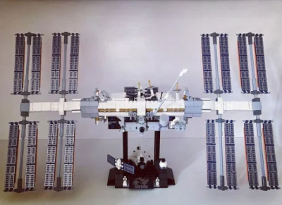 Arytmia-eu - Arytmia can into space (｡◕‿‿◕｡)

#lego #iss #arytmiaeu (tag do obserwo...