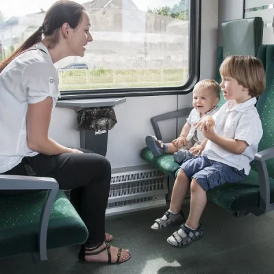 L3gion - Ludzie którzy będąc w autobusie / pociągu dają swoim dzieciakom zabawki dźwi...