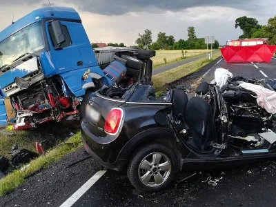 Salido - @absoladoo: 
Wypadki w kolejności według ruchu wskazówek zegara od godziny ...