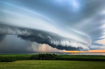 JezelyPanPozwoly - Whoaaaah #chmury #burza #estetyczneobrazki źródło: Info Meteo - El...