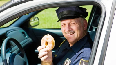 PyszneBuleczki - Jak to się stało, że policjant jedzący pączka z dziurką stał się sym...