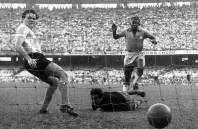 Oline - 64 lata temu, dokładnie 7 lipca 1957 roku 16-letni Pelé zadebiutował w drużyn...