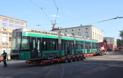 solimoes - W środę około godz. 5 do Łodzi dotarły na testy dwa tramwaje Variotram z H...
