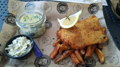 IwoDymnicki - @IwoDymnicki: Jem Fish & Chips w Szpilce na Bielski Rynku. Dla odmiany ...