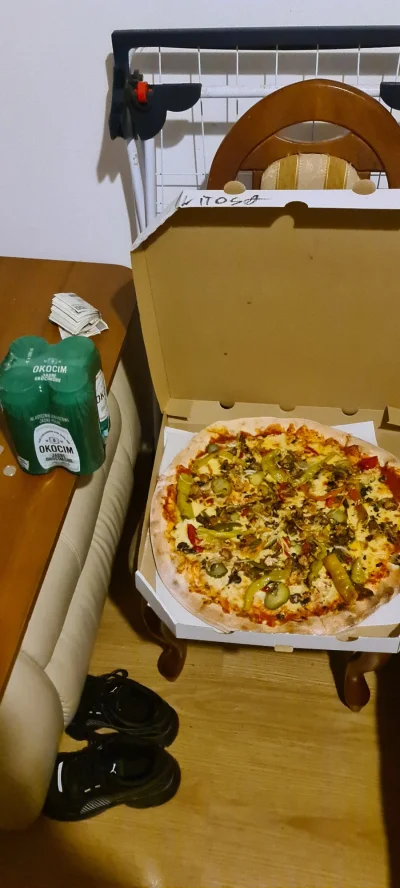 Nwojtek - Eh, znowu ta pizza i browary #przegryw #jedzenie #pizza #pijzwykopem