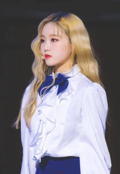 XKHYCCB2dX - #gowon #loona
#koreanka