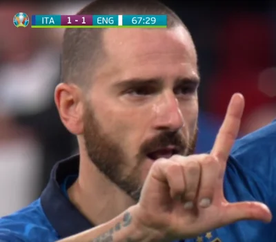 EkspertzNASA - Bonucci Eleczkę (L) pokazał.
Czyżby zapowiedź transferu?
#mecz