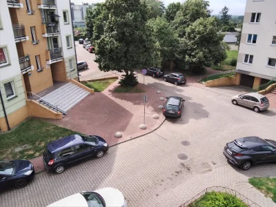 radosuawek - Czy auto naprzeciwko schodów stoi legalnie, zgodnie z prawem? Mieszkam t...