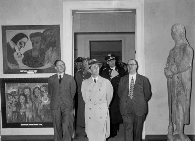 G.....5 - W 1937 roku naziści urządzili w Monachium Wystawę sztuki zdegenerowanej (Di...