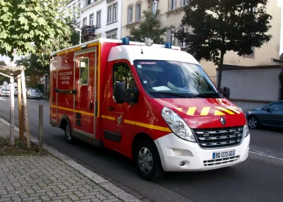PiotrFr - @Shin-chan: tak wygląd "erka" we Francji. Służby medyczne mają pojazdy do m...