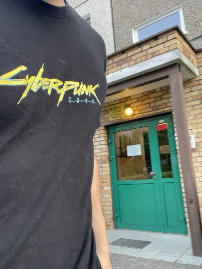 snickers111a - Trochę cykam się w tej koszulce na miasto wychodzić #cyberpunk2077