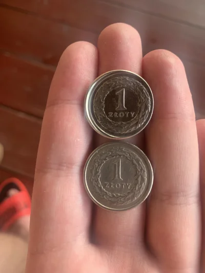 pawelkomar - #pytaniedoeksperta #pieniadze #monety 

Siemka, czy ta moneta z góry kwa...