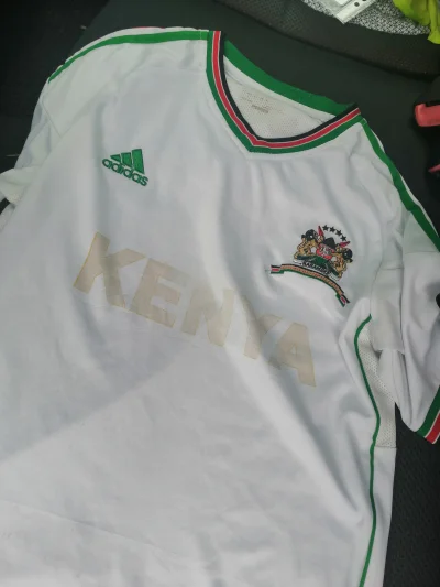 BartekZK - Szkoda ze napisy wytarte była by całkiem fajna koszulka 
#lumpeks #perelk...