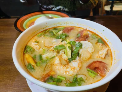 RaportzPanstwaSrodka - Zupa curry. Wysyłajcie Wasze fotki z Azji. 
#raportzpanstwasr...