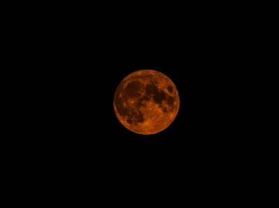 Azzl - Moje zdjęcie wczorajszego księżyca 
#canon #wroclaw