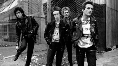 moby22 - Guns of Brixton

Cały The Clash to pieprzona legenda. Czemu ja się nie uro...