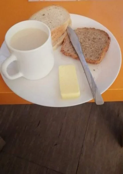 PatrzNaMnie - @magdalena-gaska: 
Pszczyńska porodówka i śniadanie żony. Zdjęcie z dz...