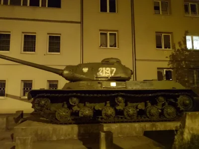 bencbenc321 - IS-2137 - tajna broń Stalina

#krakow #nowahuta #heheszki #historia