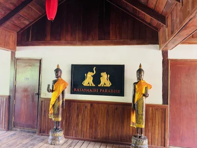 RaportzPanstwaSrodka - Buddyjskie posągi w Kambodży
#raportzpanstwasrodka