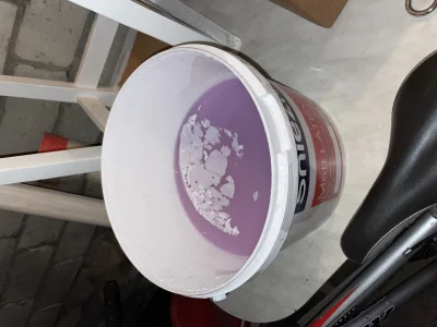 Optimus_Seba - Czy farba Śnieżka matt latex śnieżnobiała powinna być fioletowa?
#mal...