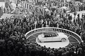 francuskie - Nowy Citroën to tytuł mistrzowskiej Mitologii Rolanda Barthes'a, czyli p...
