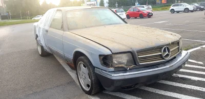 Kruchevski - Na parkingu Castoramy #rzeszow pojawił się bardzo ciekawy pojazd. Przypa...