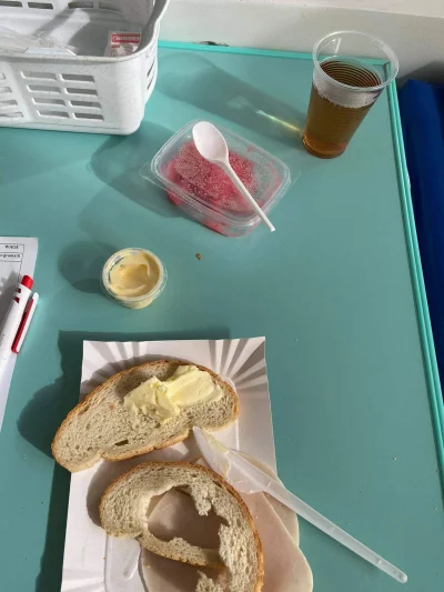 Wypok_spoko - Mój roczny syn dostał w szpitalu do jedzenia dwa kromki chleba z masłem...