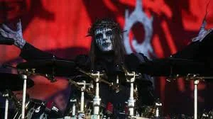 gluzgus - Umarł Joey Jordison perkusista i współzałożyciel Slipknot. 
"Z bólem serca ...