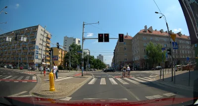 repostuje - Czy może ktoś mi wytłumaczyć co projektant tego skrzyżowania miał na myśl...