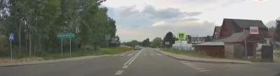 Duzy_Kotlet - Facet gada przez telefon z naprzeciwka jedzie samochód około 70km/h a t...