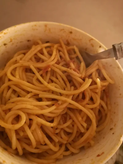 szzzzzz - Znuw
Znuw jem makaron typu spaghetti z pesto typu czerwonym