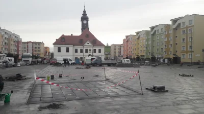 Romeqq87 - @Mescuda: Odbudowa starego miasta w polskim Dreźnie po bombardowaniach ali...