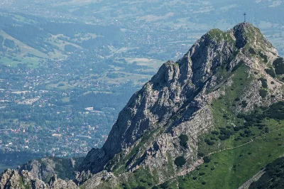 Artktur - Giewont górujący nad Zakopanem

#fotografia #mojezdjecie #tatry #explowor...