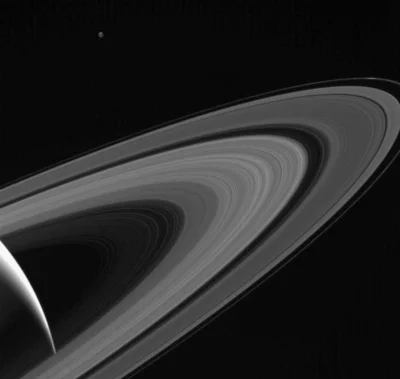 BozenaMal - Saturn znany jest z masywnego układu pierścieni rozciągającego się do 282...