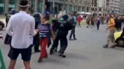 maxPL - Klarowne instrukcje dla niemieckiej policji -białych można brutalnie powalać ...