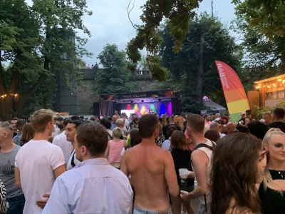 vici - Pozdrowienia z gej parady w Pradze
#lgbt