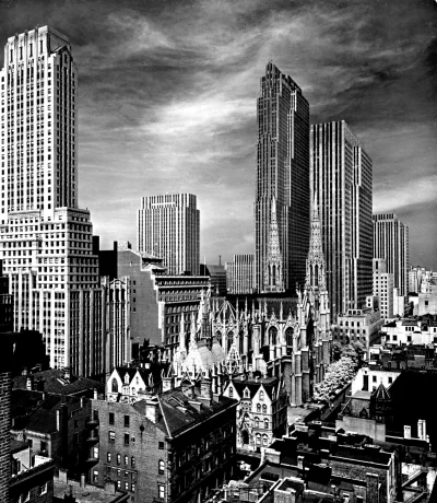 myrmekochoria - Alfred Eisenstaedt, Manhattan, 1939.

#starszezwoje - tag ze starym...