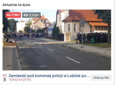mrbarry - Live z protestu pod komendą #policja w #lubin . Kostką brukową napier#alają...