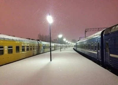 jmuhha - brakuje takich powrotow o 17:00 zimą pociągiem (╯︵╰,)