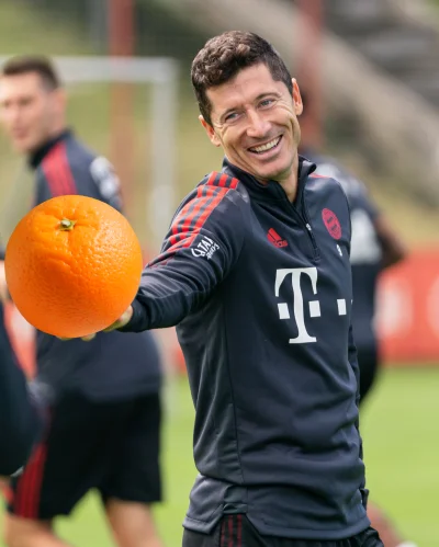 MlLF - Proszę, poczęstuj się ( ͡° ͜ʖ ͡°)
#lewandowski #heheszki #testoviron