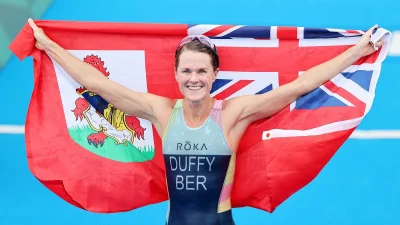 waro - 4. Flora Duffy wygrywa triathlon i tym samym Bermudy przechodzą do historii ja...