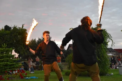 zdunek89 - Jakiś czas temu w wykopalisku widziałem filmik płonącej katany. 

Wraz z...