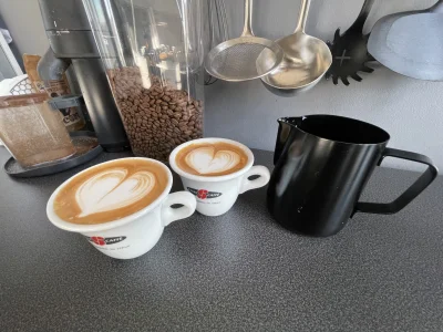 CapaldiTheDoctor - Dzień dobry #kawa !

Prawie czuć piątkiem w powietrzu ( ͡° ʖ̯ ͡°)