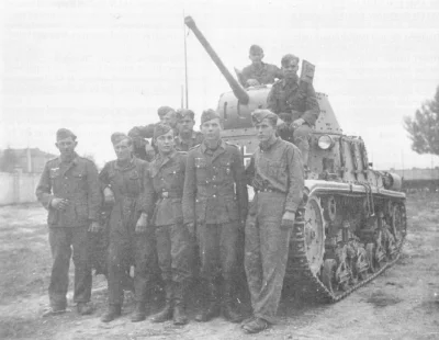 royal_flush - PzKpfw M15/42 738(i) i żołnierze z Panzer-Abteilung z.b.V. 12. Zdjęcie ...