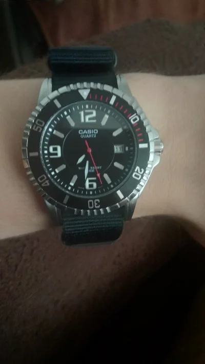 PeteGlorious - @Ziombello do mnie dotarł budżetowy diver od Casio. Jest zakręcana kor...