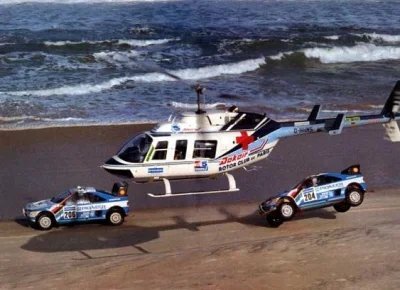 francuskie - Ari Vatanen a za nim Jacques Bernard „Jacky” Ickx, obaj w Peugeot 405 w ...