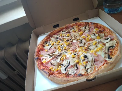 SzycheU - Poczęstuj się ( ͡° ͜ʖ ͡°) #pizza #jedzzwykopem