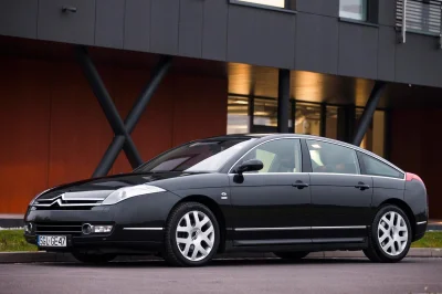 Dawkins_Wszechwiedzacy - > Citroen C6 i ta wklęsła szyba... (╥﹏╥)

@TheLSC: Serio?
...